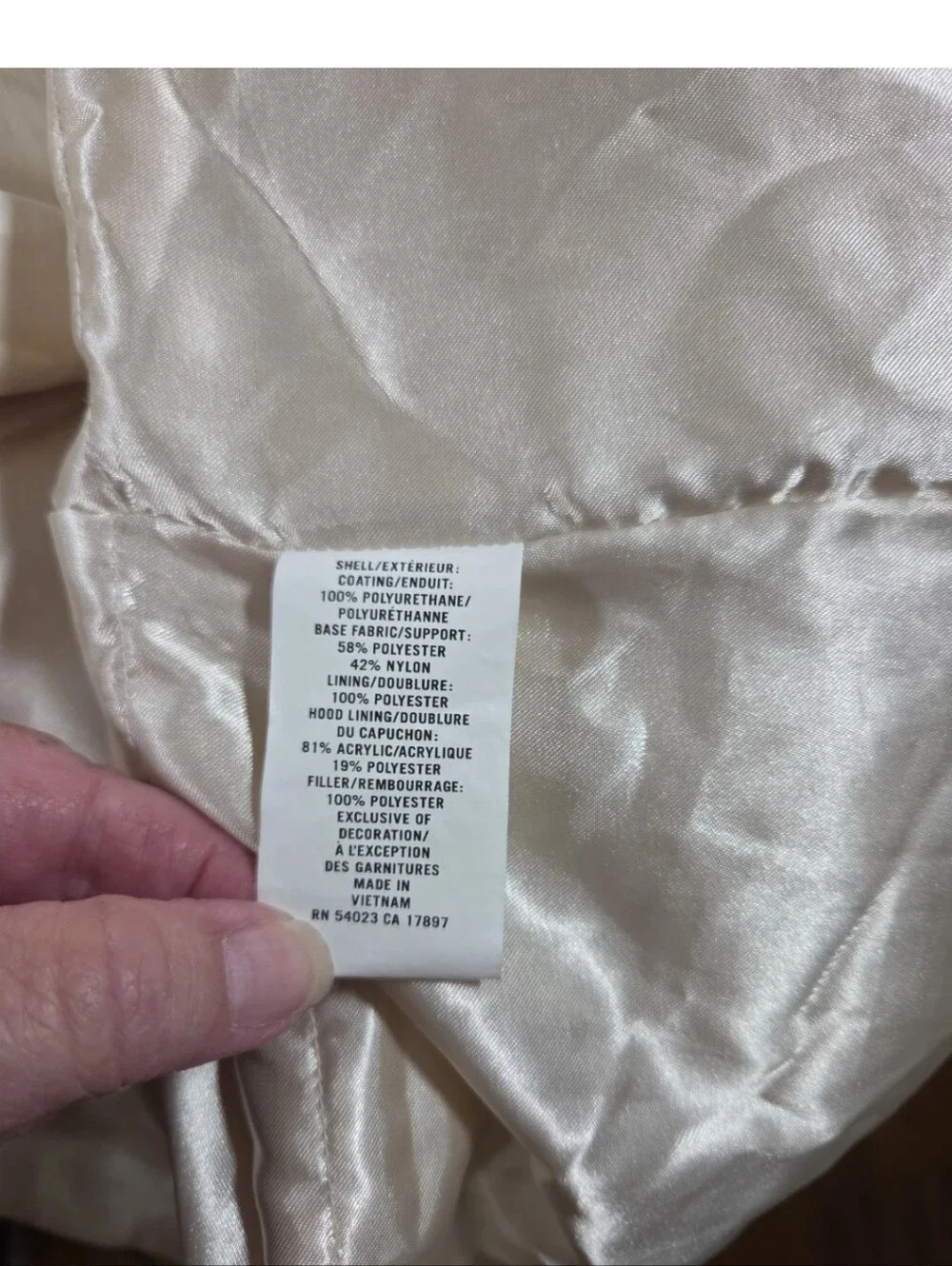 Old Navy Womens Plus 3X cream satin puffer jacket with a faux fur trimmed  Hood